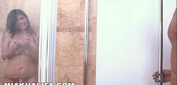  MIA KHALIFA - My First Bang Bros Scene In A Tub With Sean Lawless!